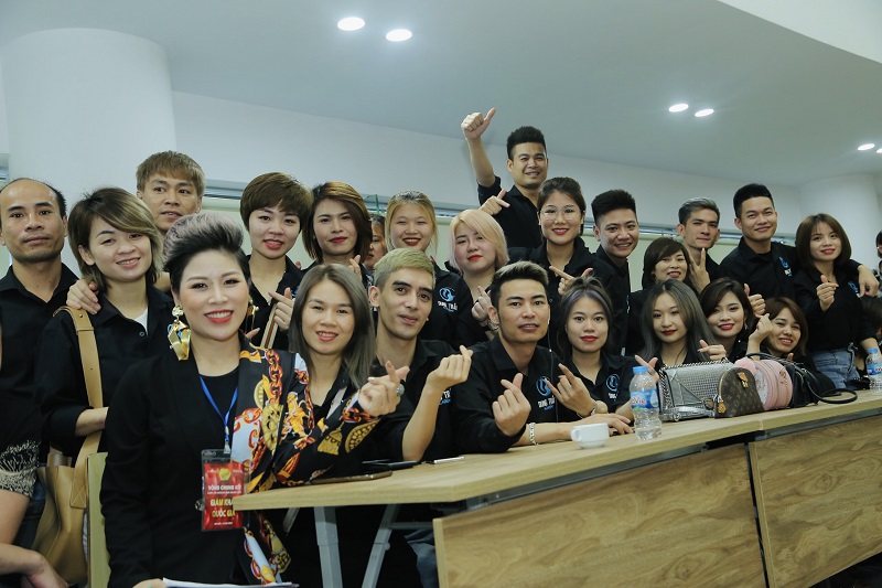 Cơ sở đào tạo nghề tóc - Viết tiếp đam mê các bạn trẻ Việt