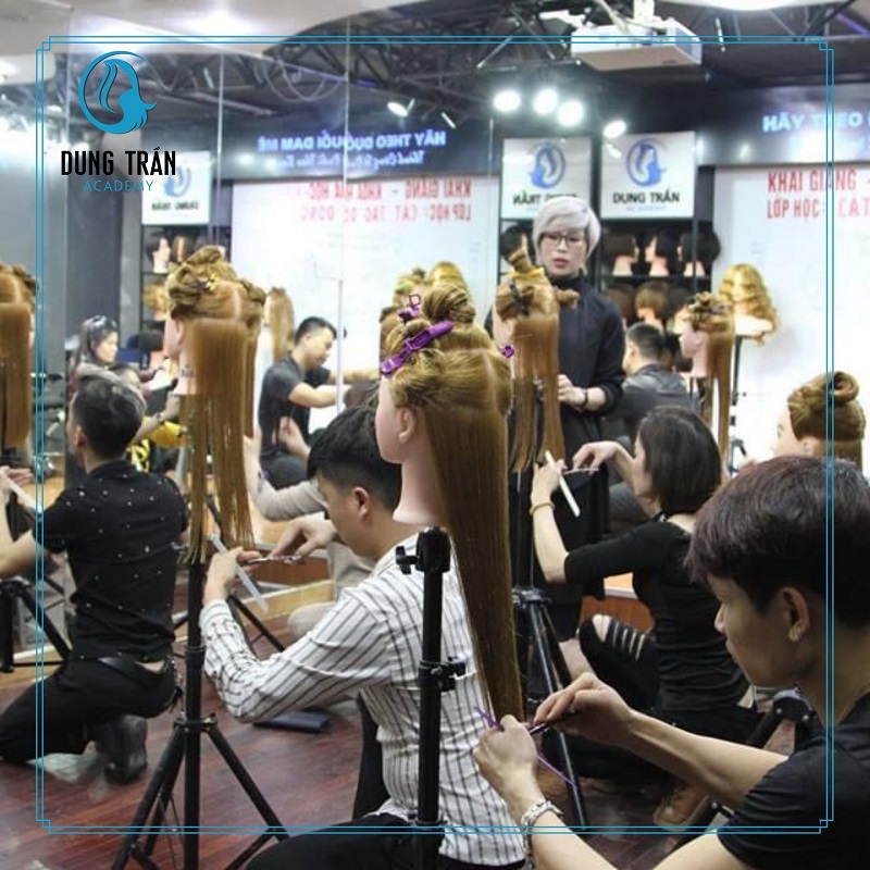 Học nghề tóc tại Hà Nội có cần chọn nơi chuyên nghiệp, uy tín?