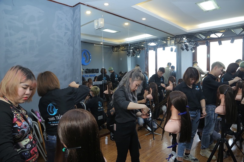 Bật mí 5 tiêu chí giúp học viên lựa chọn một đơn vị đào tạo nghề tóc uy tín