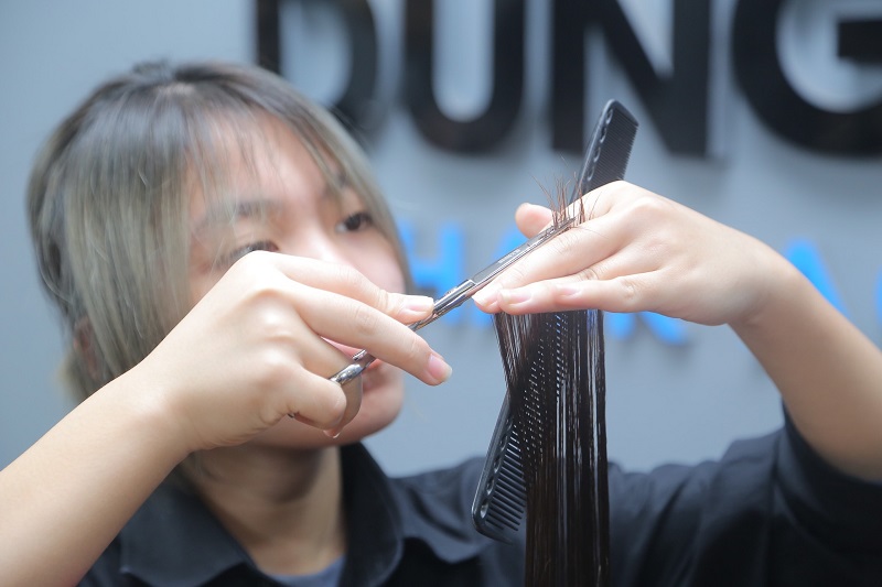 Trung tâm đào tạo nghề cắt tóc Dung Trần Hair Academy: Bệ phóng 30 nghìn học viên trong và ngoài nước